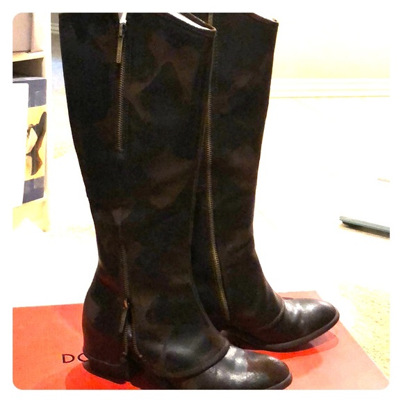 Donald J Pliner Boots